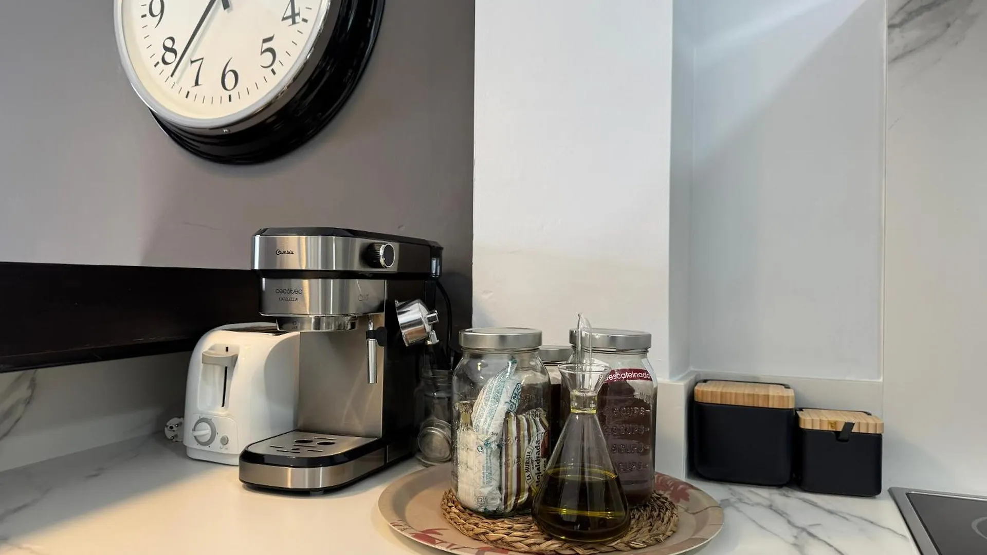 Apartamento San Basilio Bookish Place Cordoba Spain