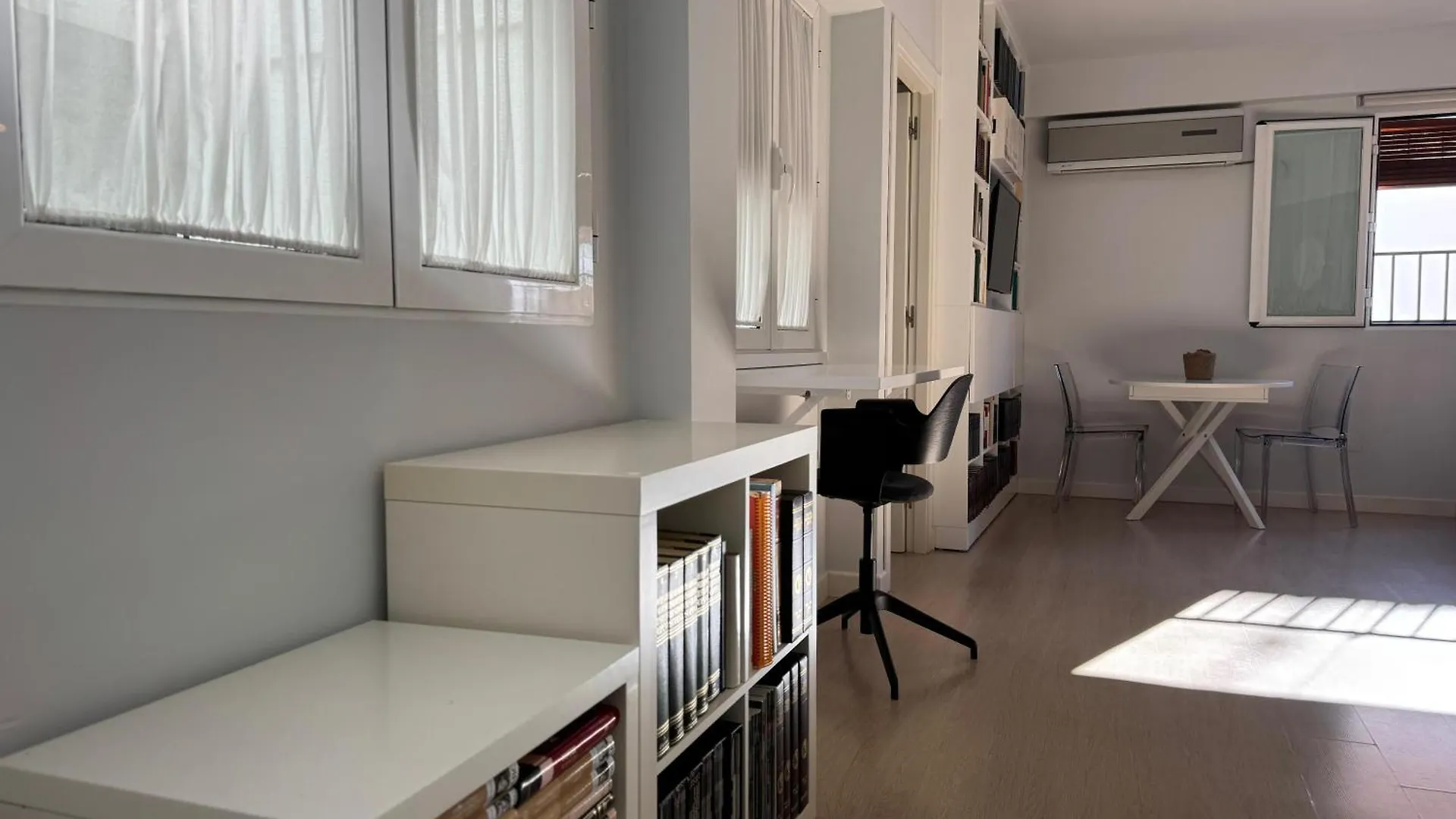 Apartamento San Basilio Bookish Place Cordoba